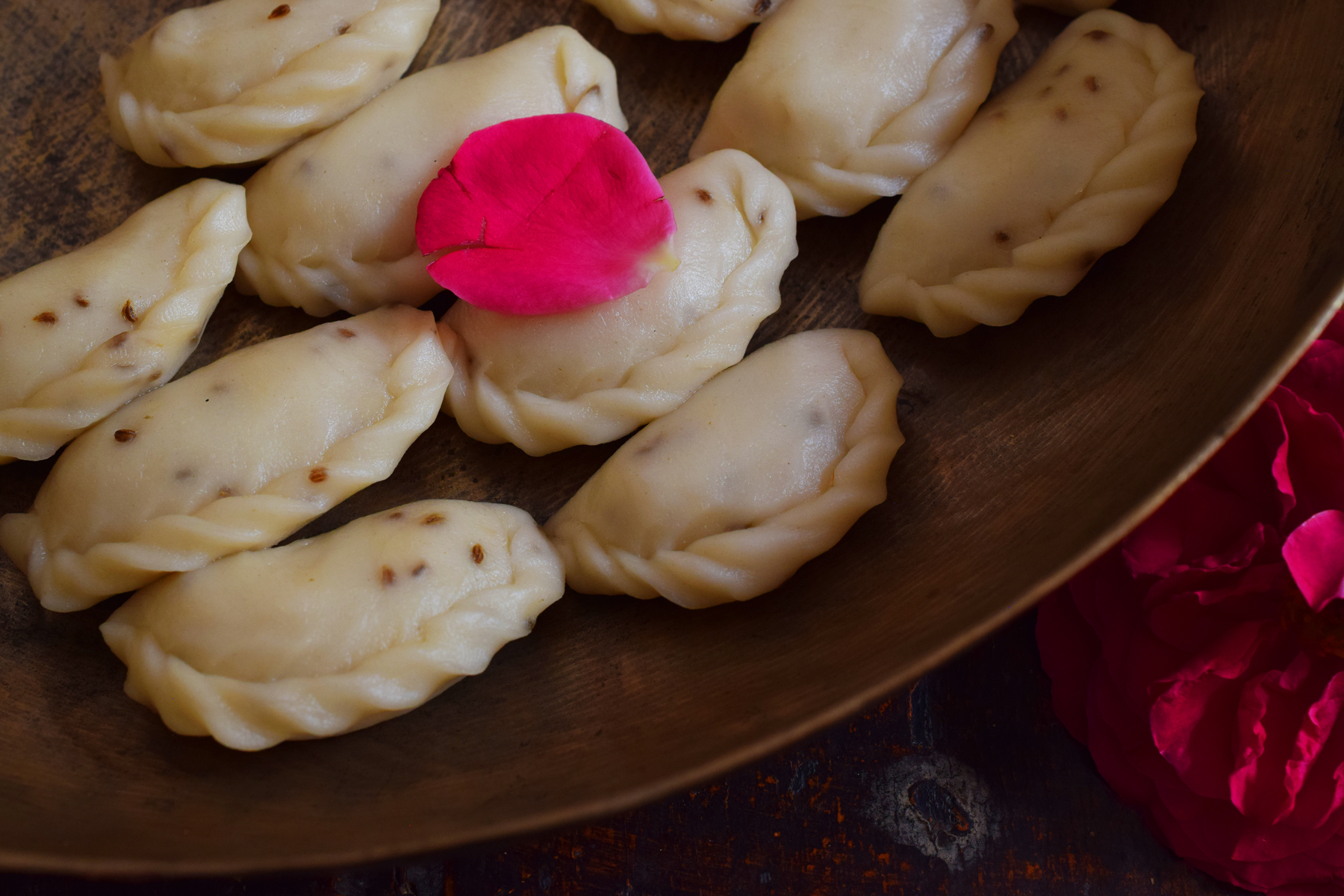 kachori rose